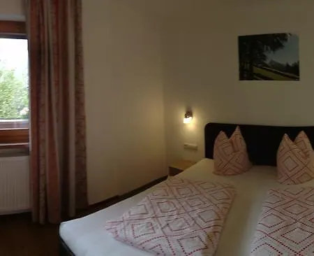 Gaestehaus Vier Jahreszeiten Apartmán *
