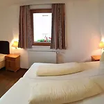Gaestehaus Vier Jahreszeiten 아파트 메이른호픈