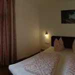 Gaestehaus Vier Jahreszeiten 아파트 *