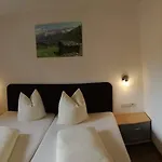 Gaestehaus Vier Jahreszeiten 아파트 *
